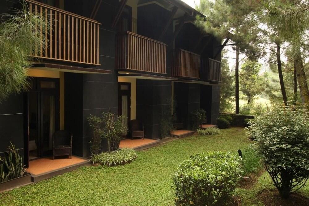 Puteri Gunung Hotel Lembang Exteriér fotografie