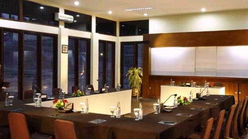 Puteri Gunung Hotel Lembang Exteriér fotografie