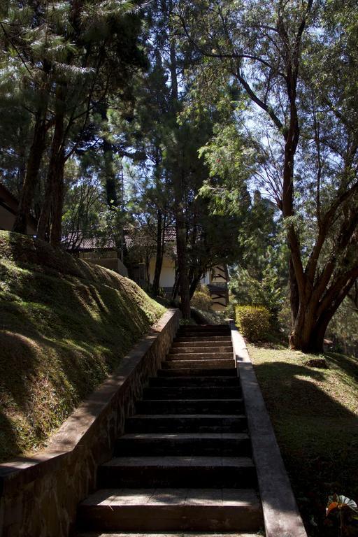 Puteri Gunung Hotel Lembang Exteriér fotografie
