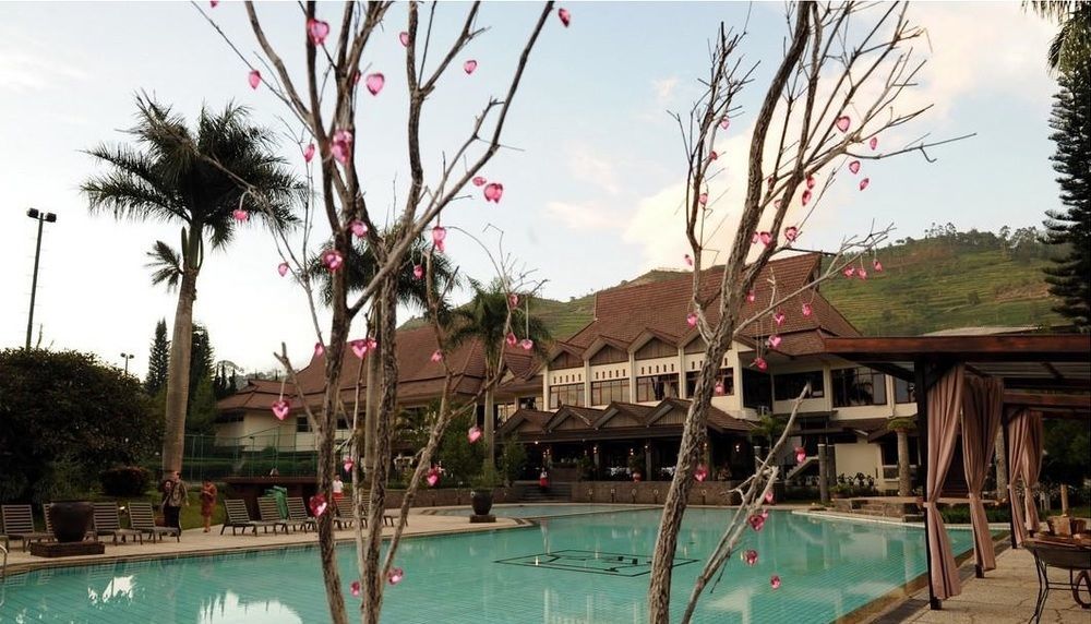 Puteri Gunung Hotel Lembang Exteriér fotografie