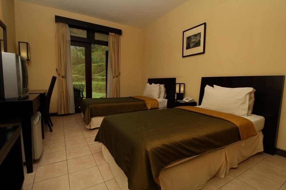 Puteri Gunung Hotel Lembang Exteriér fotografie