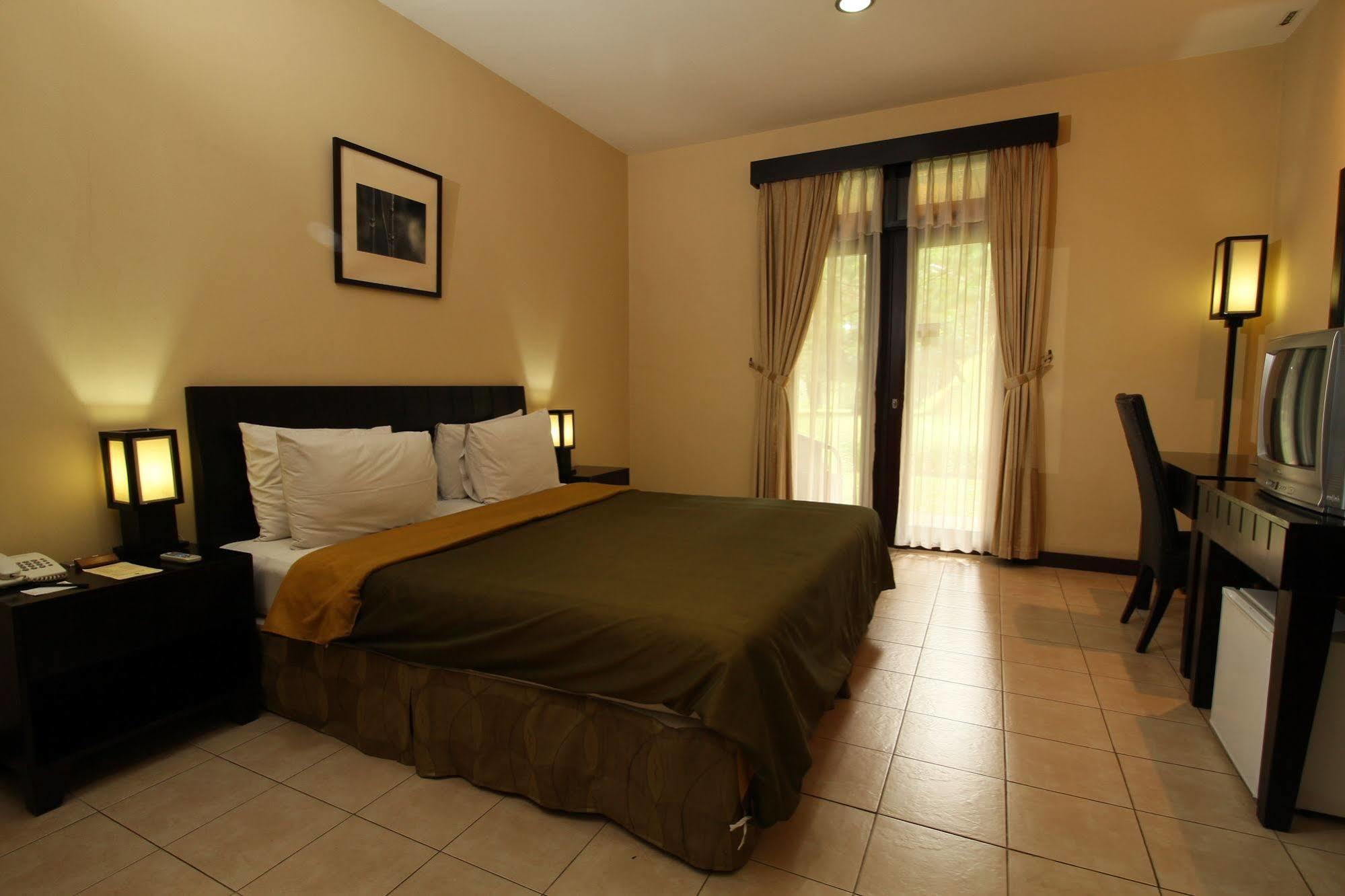 Puteri Gunung Hotel Lembang Exteriér fotografie