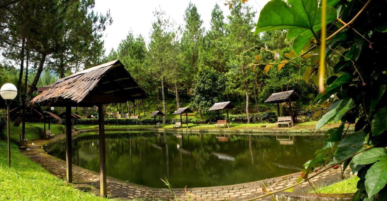 Puteri Gunung Hotel Lembang Exteriér fotografie